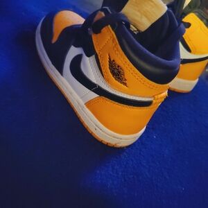 Air Jordan 1 Mid OG Taxi Yellow Toe